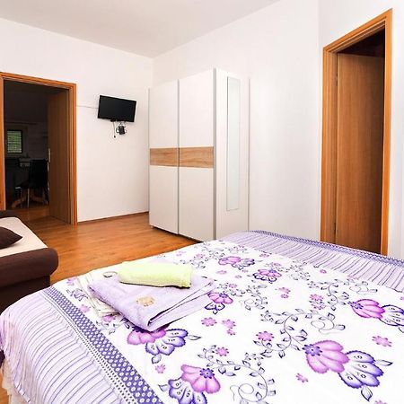 Apartments Barbara With Pool Brsec Ngoại thất bức ảnh