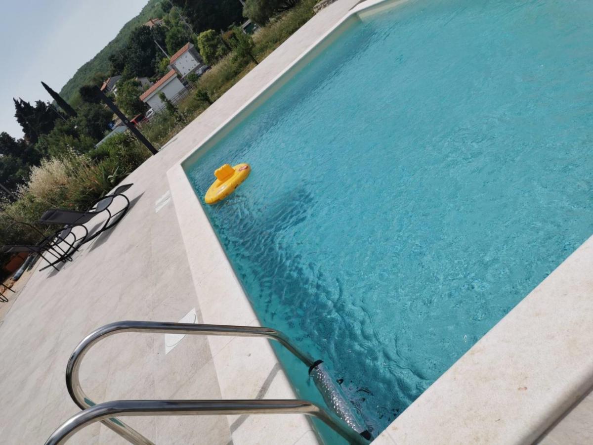 Apartments Barbara With Pool Brsec Ngoại thất bức ảnh