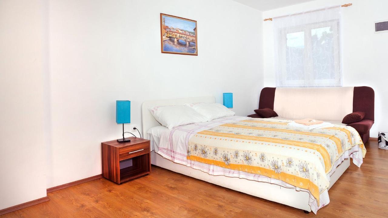 Apartments Barbara With Pool Brsec Ngoại thất bức ảnh