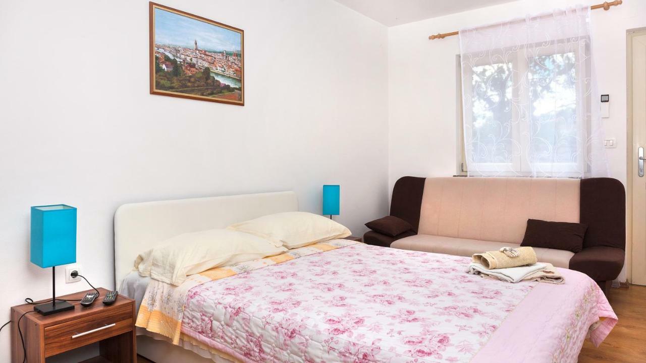 Apartments Barbara With Pool Brsec Ngoại thất bức ảnh